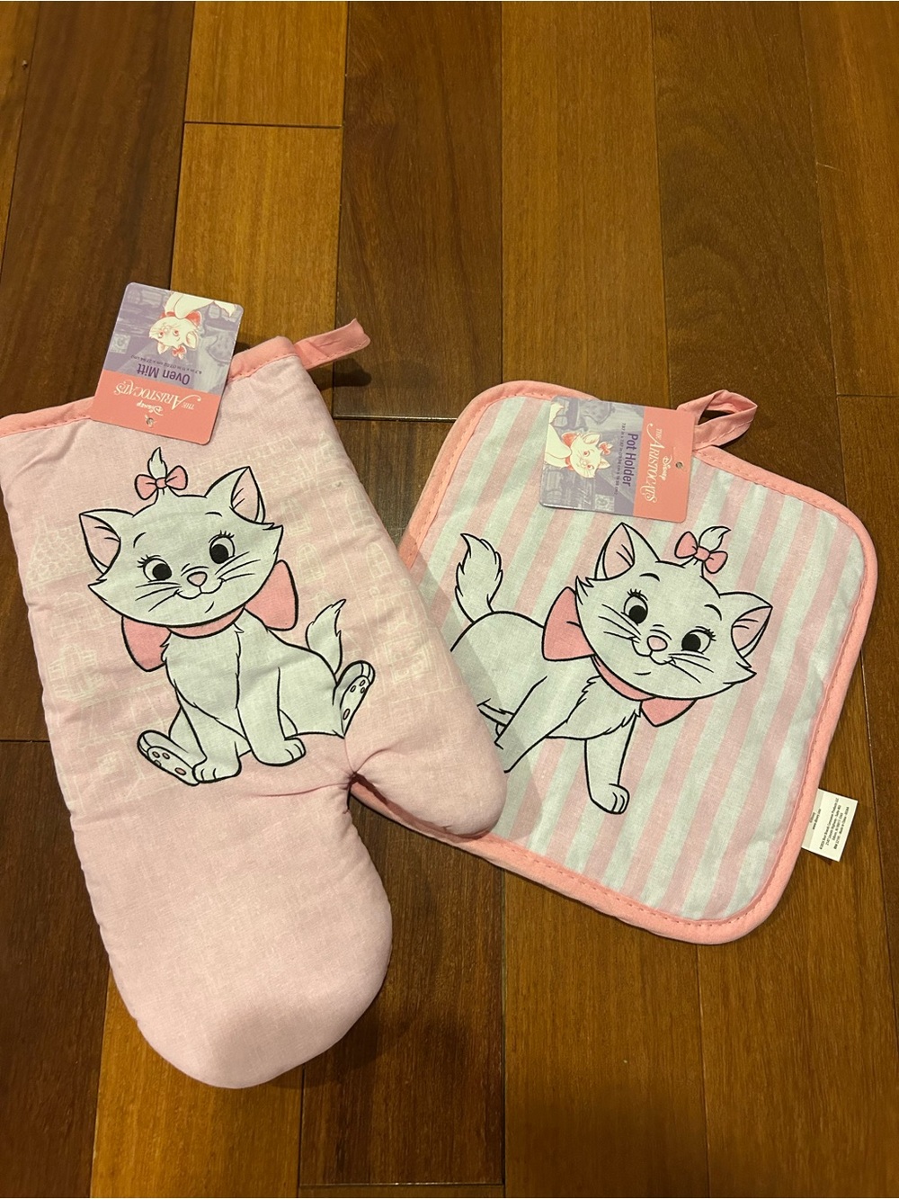 Disney Pink Aristocrats Oven Mitt & Pot Holder Set